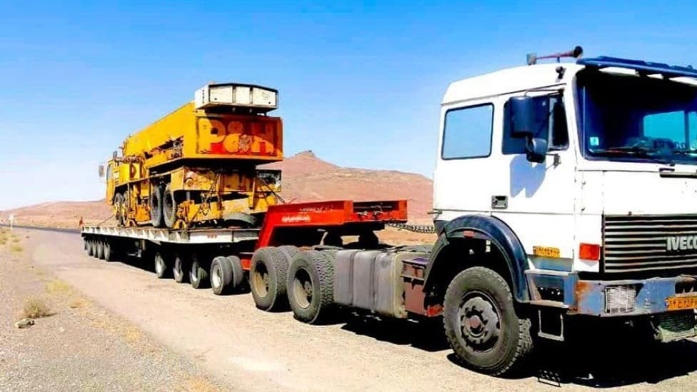 حمل محصولات سنگین و فوق سنگین توسط کمرشکن حسن حیدری در اصفهان